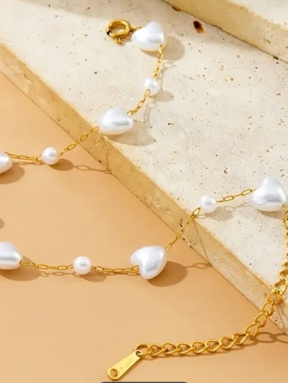 Gold Chain Bracelet with White Heart Pearls - Women Jewelry - Picture 2 of 4